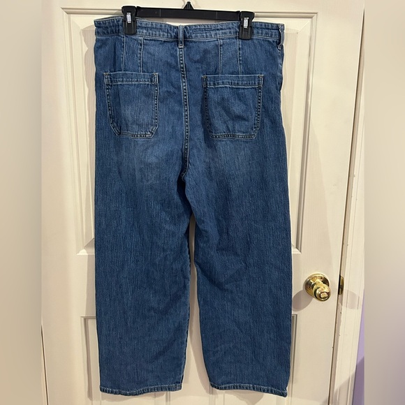 Pilcro Women’s Size 32 Cropped Relaxed Wide Leg Baggy Denim Jeans - Picture 2 of 11